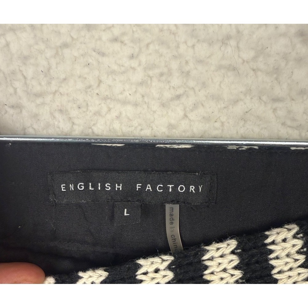 English Factory Shorts Womens Large Black Striped Sweater Knit Lined Festival - Picture 3 of 8